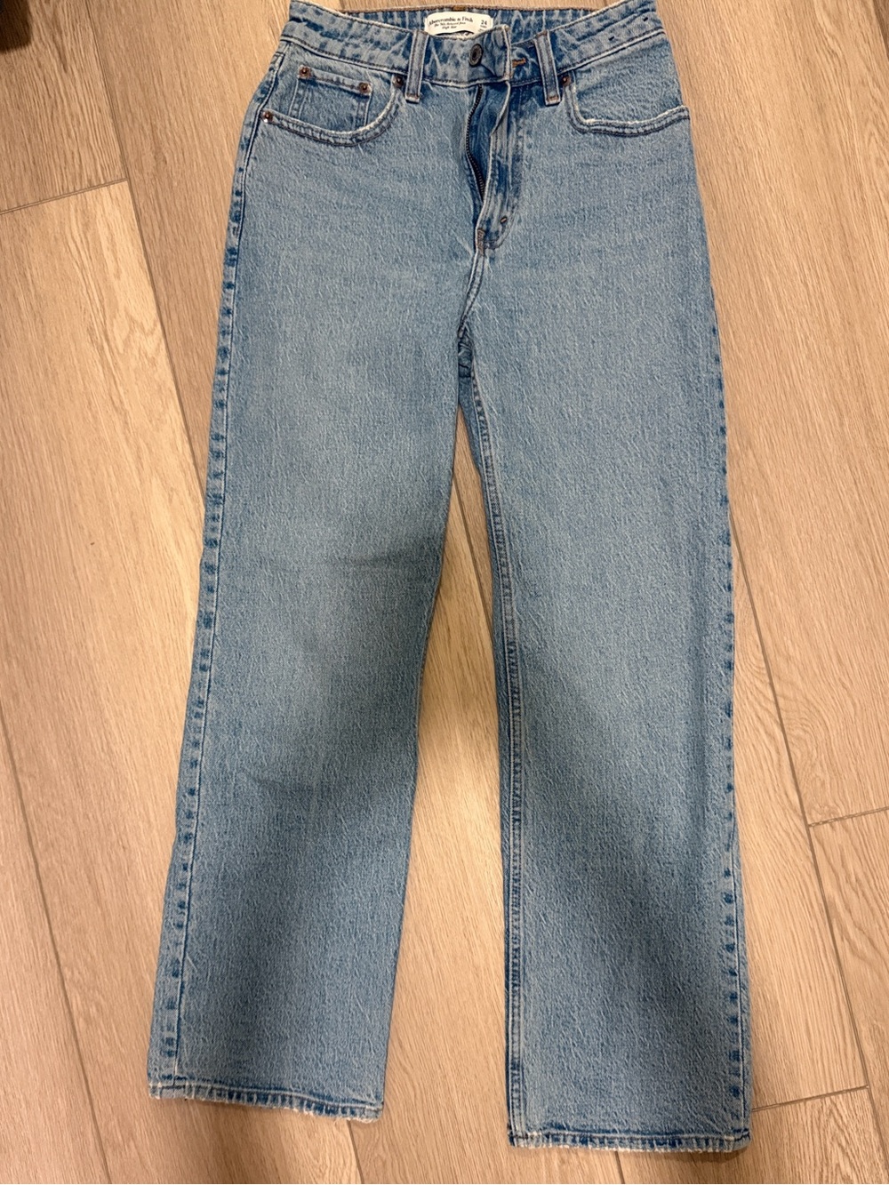 Abercrombie & Fitch Women’s The 90s Relaxed High Rise Jeans - Light Blue